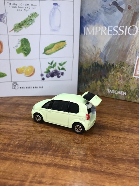 Xe mô hình ô tô chính hãng tomica toyota ports 2012 no.12