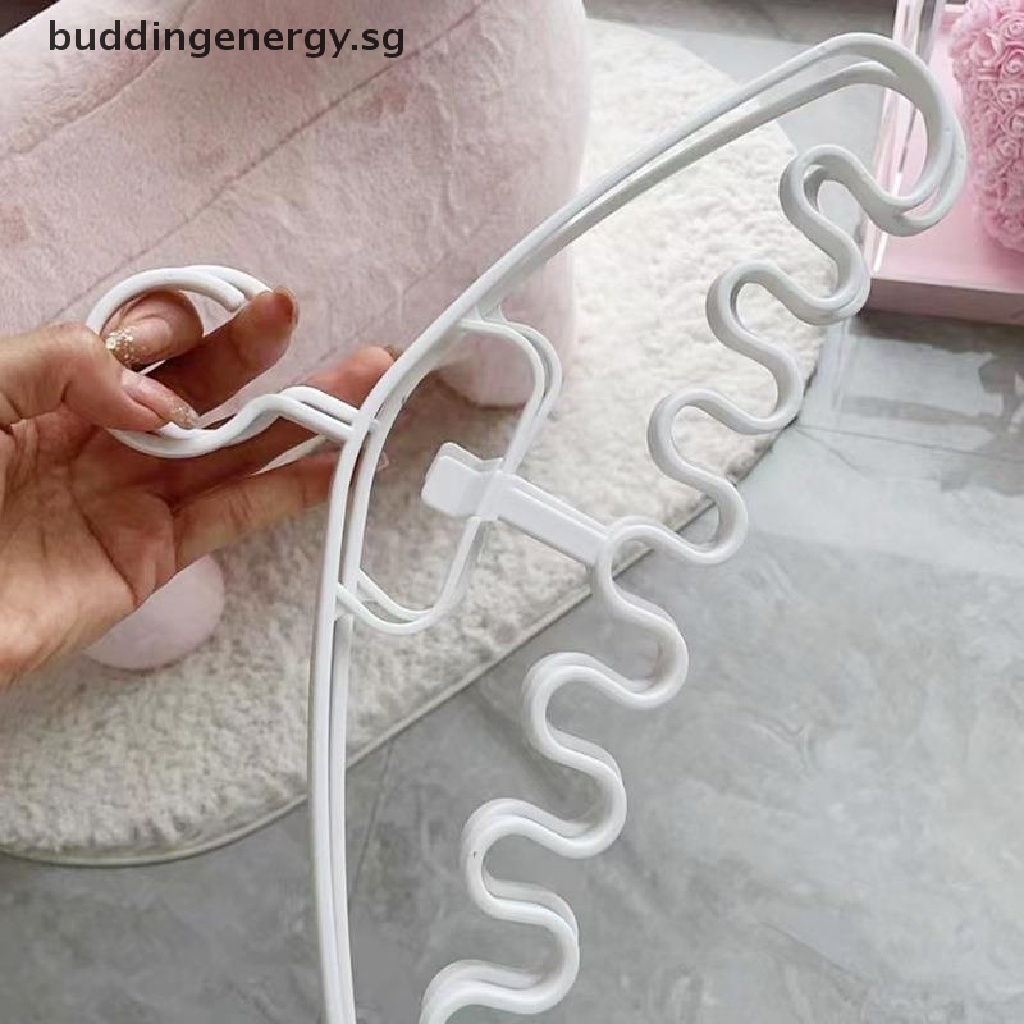 {BUDDI} Giá Phơi Quần Áo Nhiều Cổng Sóng Bằng Nhựa {BUDDI}