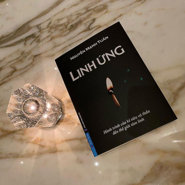 Sách - Linh Ứng - Hành Trình Của Kẻ Siêu Vô Thần Đến Thế Giới Tâm Linh - First News