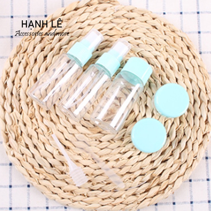 Bộ chiết mỹ phẩm du lịch 7 món tiện lợi, dễ dang mang theo, giúp bảo quản và giữ gìn mỹ phẩm sạch sẽ và an toàn