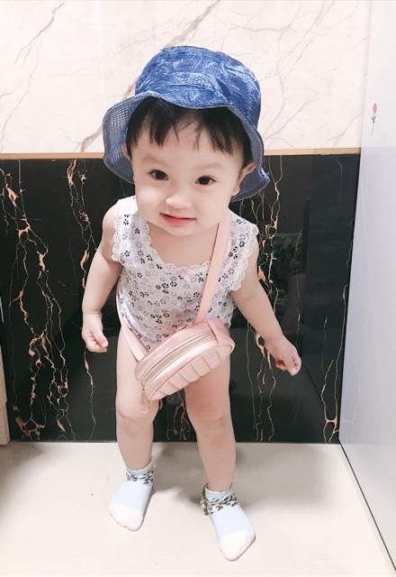 Hộp 4 cái bodysuit Carter’s cho bé trai bé gái. Hàng xuất xịn loại 1. Bao không lỗi