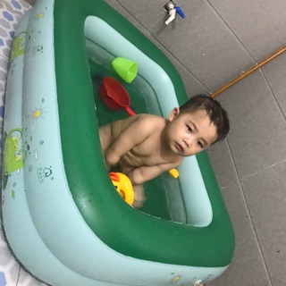 Bể bơi phao bơi cho bé