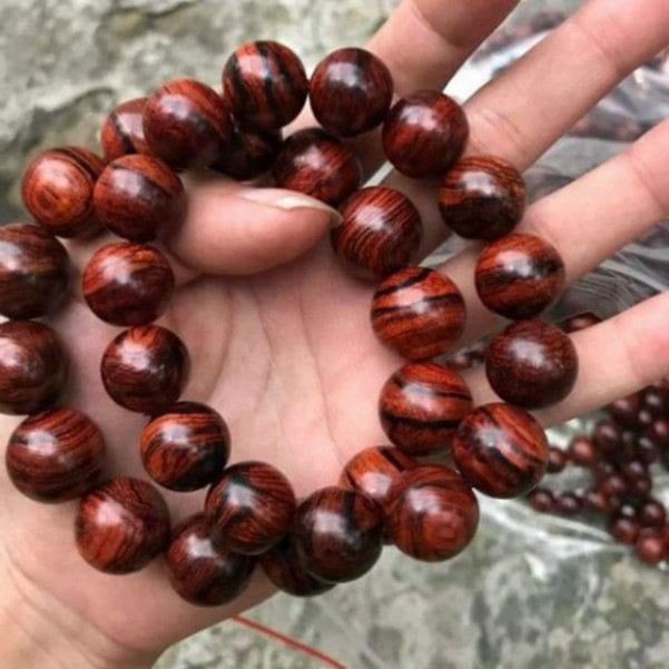 VONG TAY PHONG THỦY , VÒNG TAY GỖ SƯA ĐỎ 100% TỰ NHIÊN GIÚP GIA CHỦ PHÁT LỘC LÀM ĂN THUẬN LỢI | BigBuy360 - bigbuy360.vn
