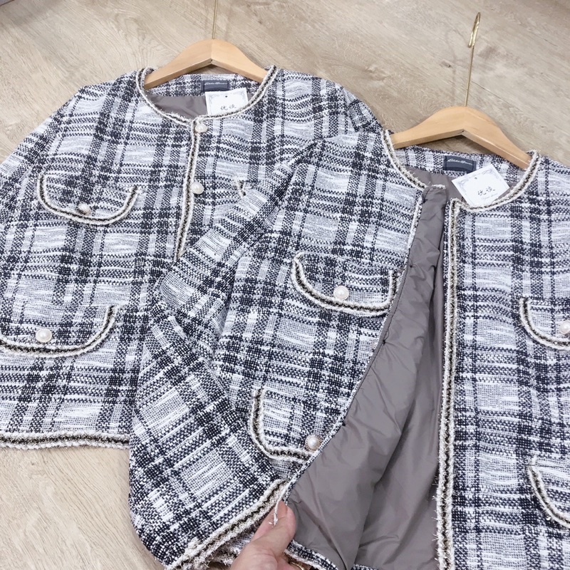 Áo Khoác Dạ Kẻ Viền Nhũ Cúc Ngọc 2 Lớp Sang Chảnh