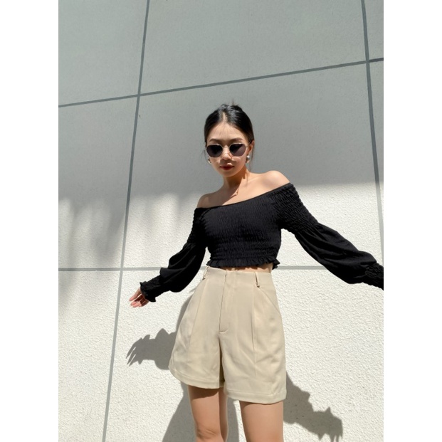 Quần short ngắn cơ bản xếp li thời trang GAGO màu kem GO3794