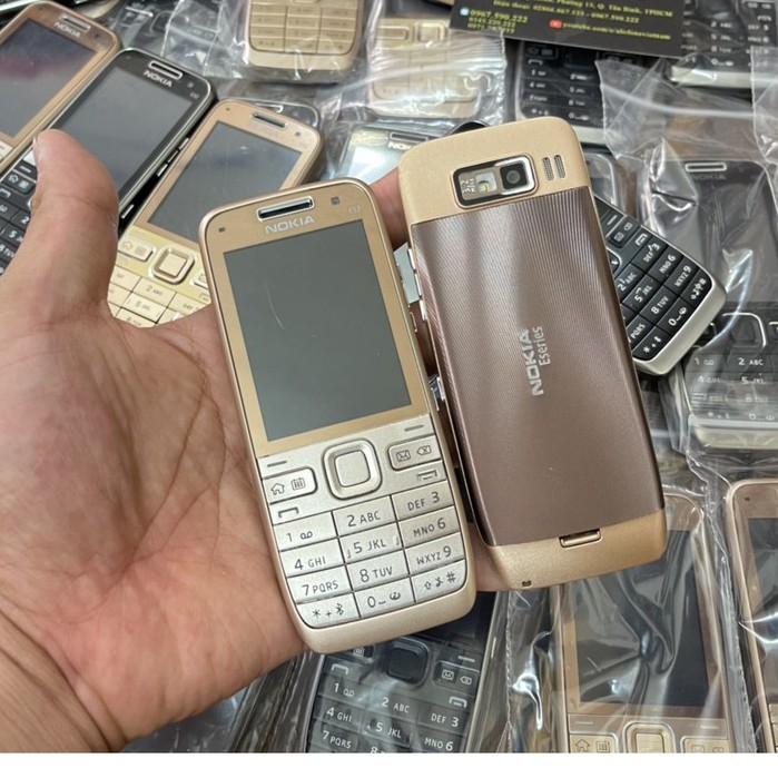 Điện Thoại Nokia E52 Pin Zin Chính Hãng Bảo Hành 12 Tháng Nắp Lưng Nhôm Có 3G WiFi