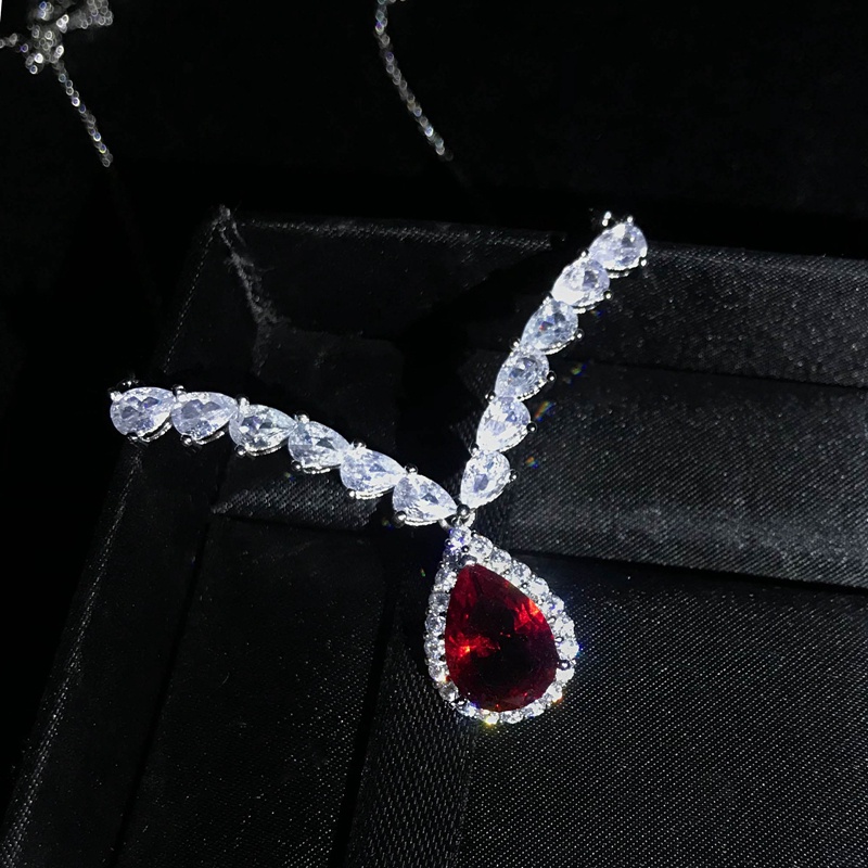 Vòng cổ Mặt Hình Cánh Thiên Thần Đính Đá Zircon Đỏ Thanh Lịch Dành Cho Nữ