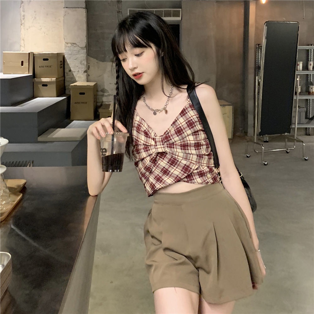 Món Áo Hai Dây + Quần Short Lưng Cao Ống Rộng Xếp Ly Họa Tiết Sọc Ca Rô Thời Trang Mùa Hè Mới Cho Nữ S2021 | BigBuy360 - bigbuy360.vn