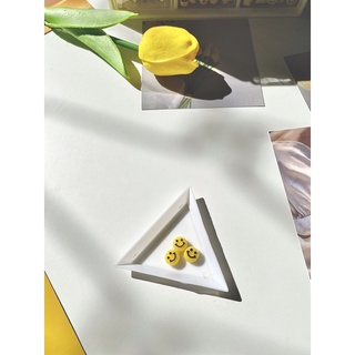 Hạt charm mặt cười màu vàng