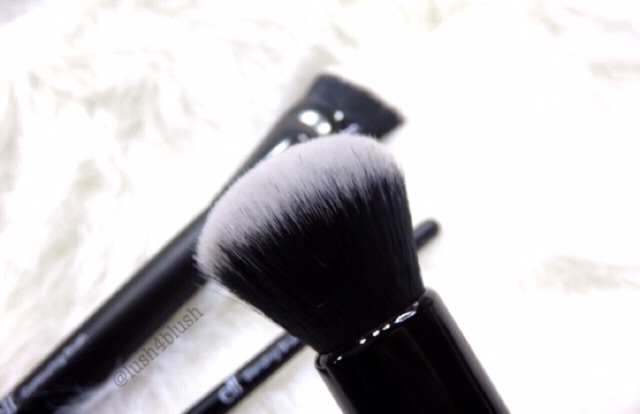 Cọ tán kem nền ELF Ultimate Blending Brush