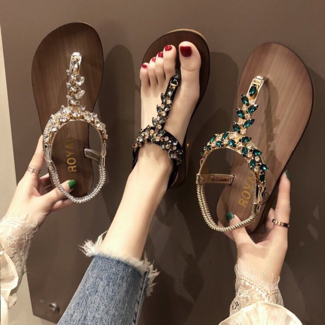 Sandal xỏ ngón đính đá