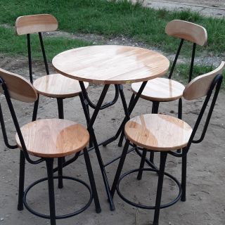 Bàn gỗ cao su bền đẹp. Kt 60