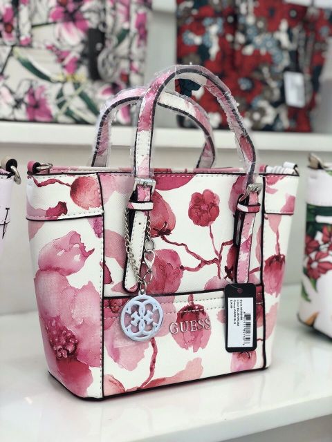 Hàng về đủ màu a
❤️Túi GUESS HOA MINI
84507392833708
Hàng chuẩn auth - full tag và túi vải.
Size mini hoạ tiết.