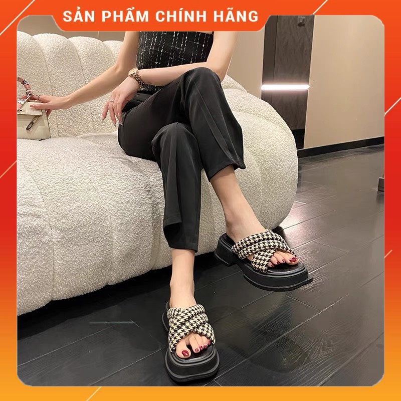 Dép Nữ Quai Caro Đan Chéo Độn Đế Kerra