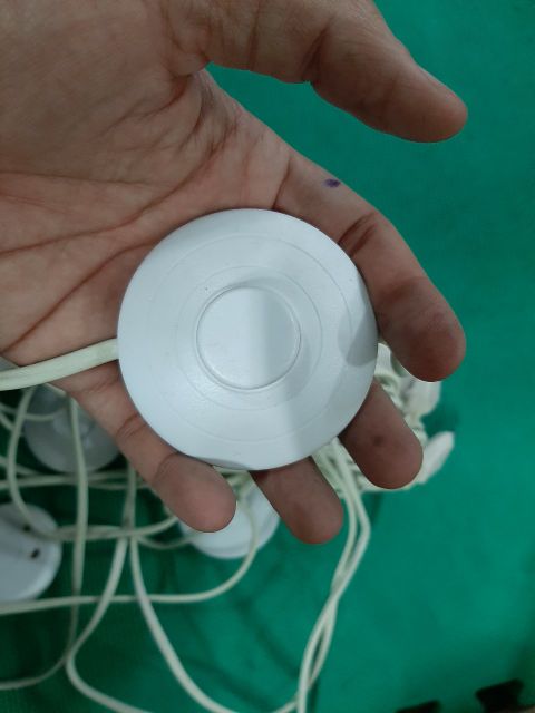 Dây tín hiệu , Dây nguồn có công tắc giữa 1m5 và 4 mét chịu tải 1kva hàng rã máy.