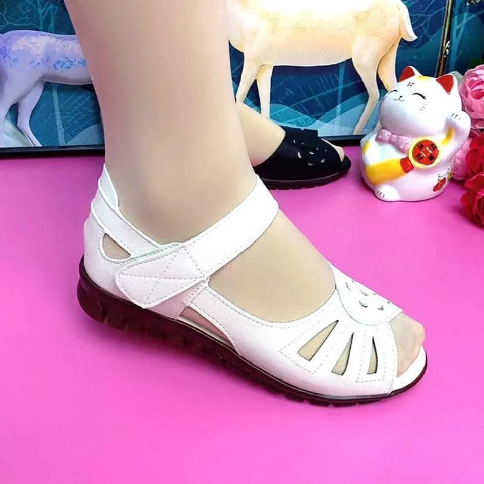 Giày Sandal Cao Su Đế Mềm Phẳng Mùa Hè 2022 Phong Cách Mới Cho Phụ Nữ Trung Niên Đi Biển