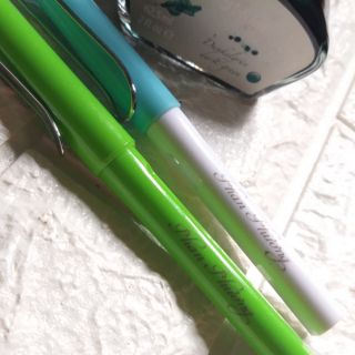 Set 1 bút 368, 1 bút 559, 1 lọ mực Pelikab