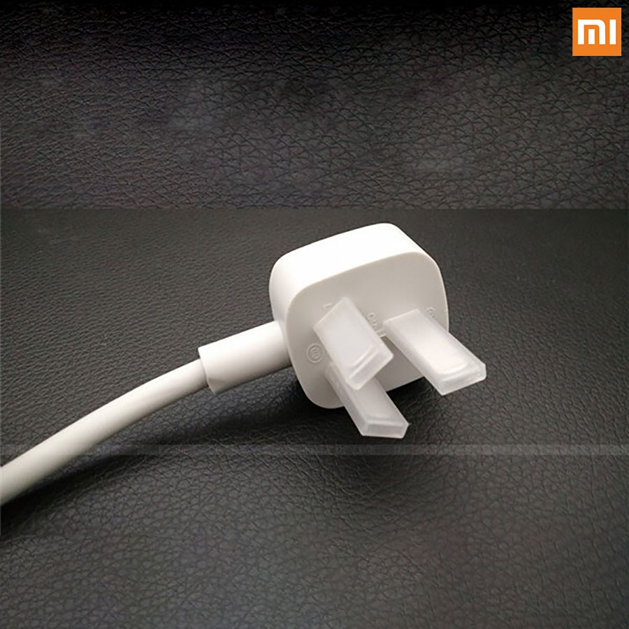 Ổ cắm điện kéo dài xiaomi power strip tích hợp 3 cổng sạc usb và 3 ổ cắm.