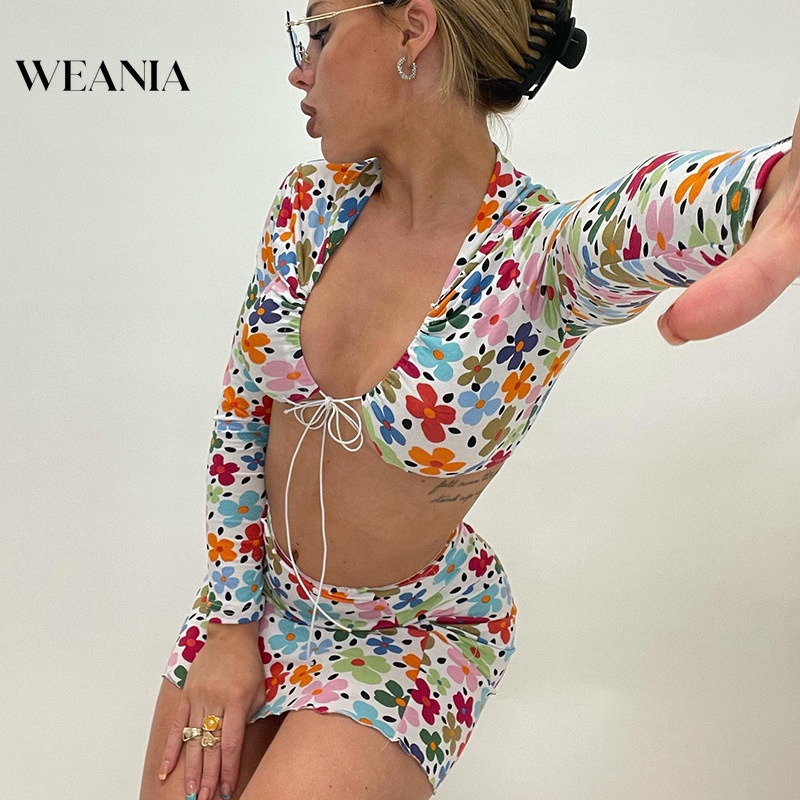 Bộ Đồ 2 Món Áo Thun Croptop In Hoa + Chân Váy Gợi Cảm