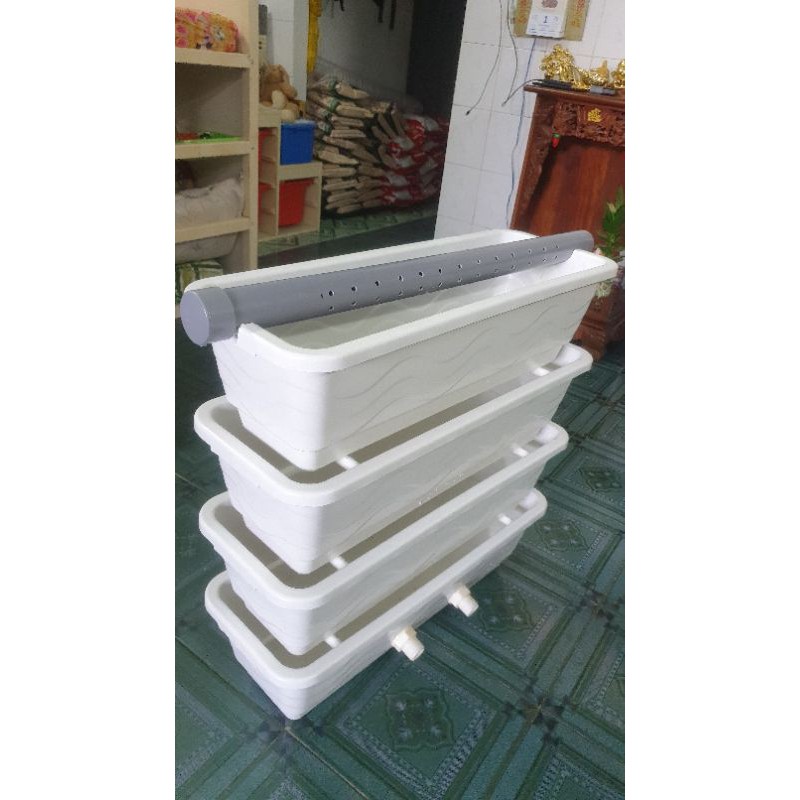 Baki  4 tầng kt 68x25x73 kèm ống mưa 49 .2 lỗ thoát 34