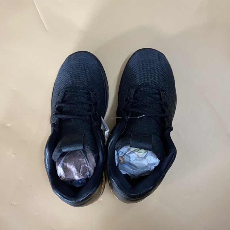 Giày chính hãng đã qua sử dụng