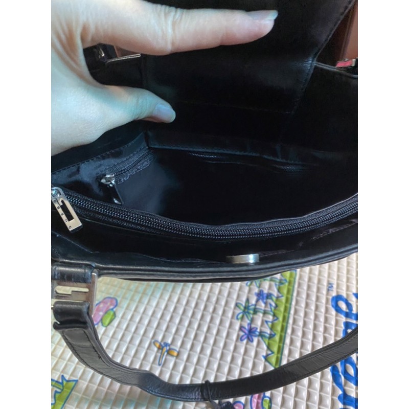 Túi guess si da mộc