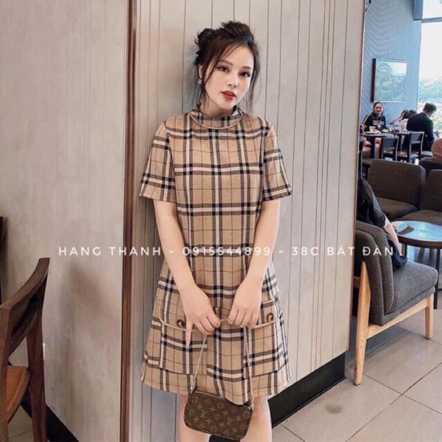 Váy dạ kẻ túi vuông