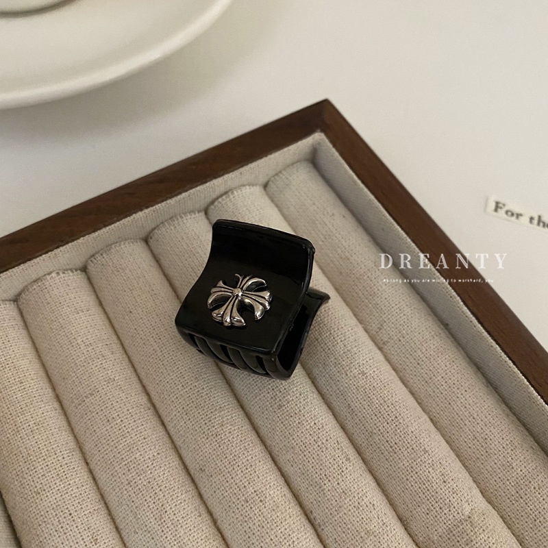 Kẹp Tóc Mini Hình Cá Mập Phong Cách Punk Thời Trang Hàn Quốc Cho Nữ