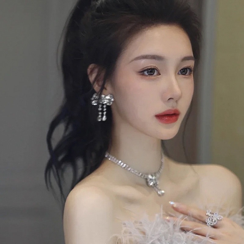 Bông Tai Đính Đá Phối Nơ Tua Rua Cao Cấp Thời Trang Theo Phong Cách Pháp