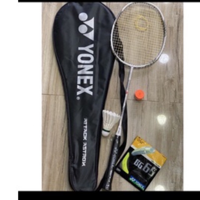 Vợt Yonex full 100 carbon tặng dây đan tặng cầu tặng quấn cán vợt