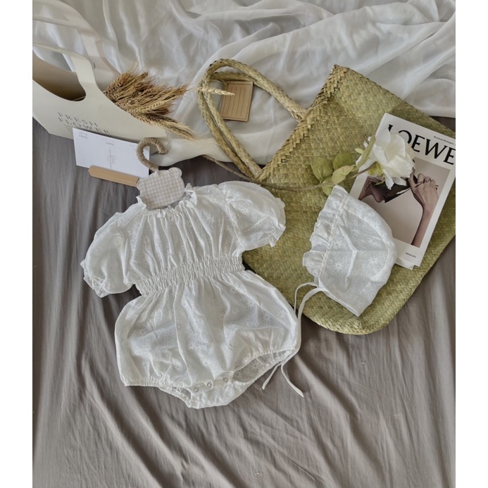 Đồ bộ liền thân em bé + nón hoa cúc nhí vân nổi Nanci room