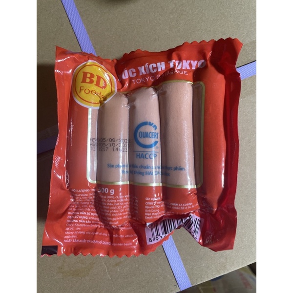 Xúc xích hotdog xông khói Lacusina 500g gồm 10 cây