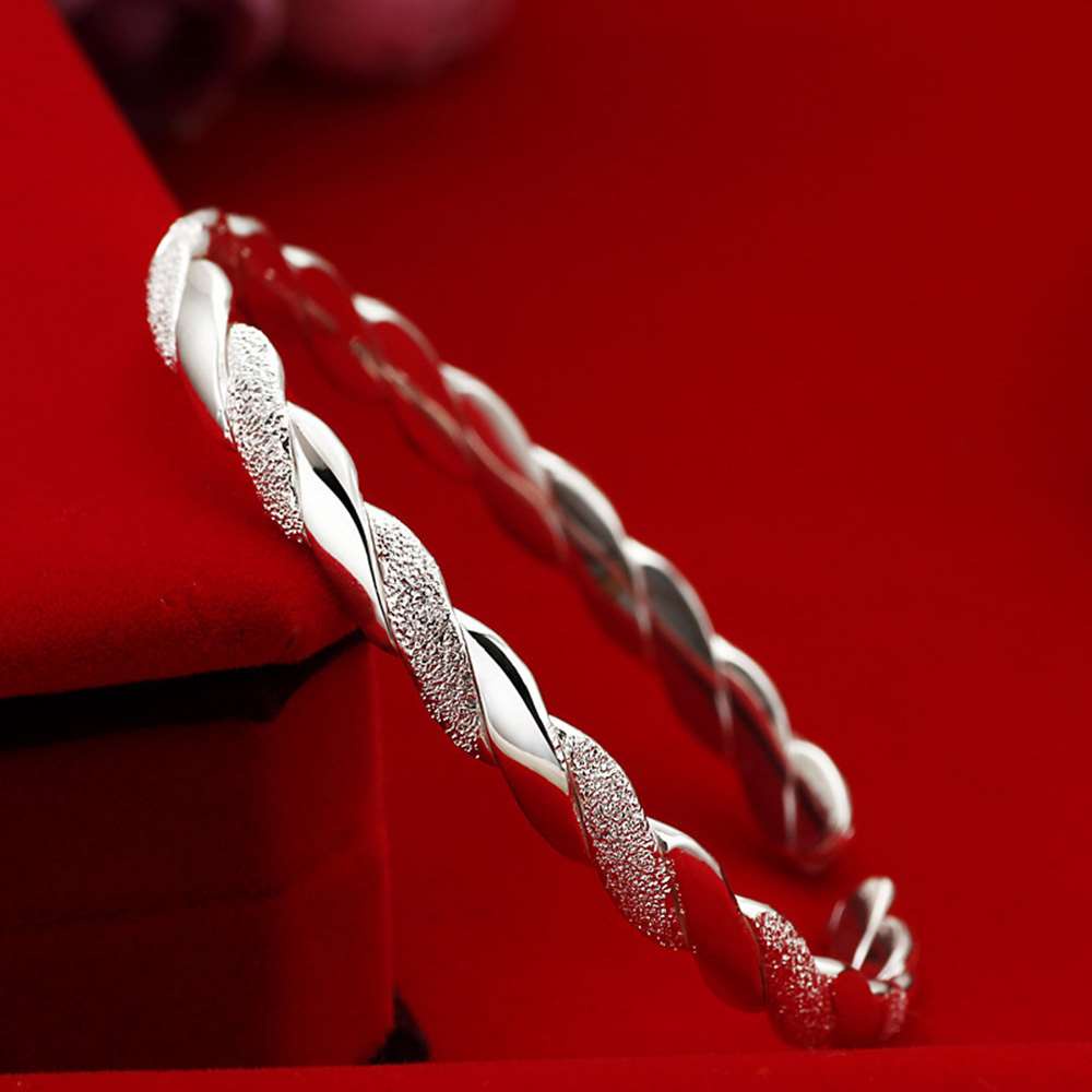 Vòng Tay Nữ Hợp Kim Đồng Đơn Giản wh403