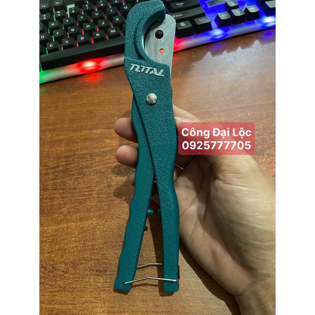 Dao cắt ống nhựa chỉ bằng 1 lần cắt TOTAL THT53351 ( chính hãng )