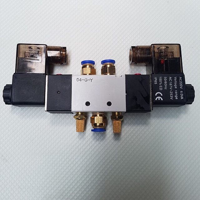 Sale van điện từ khí nén 5/2 4V220-08 AIRTAC kèm phụ kiện ống 8mm