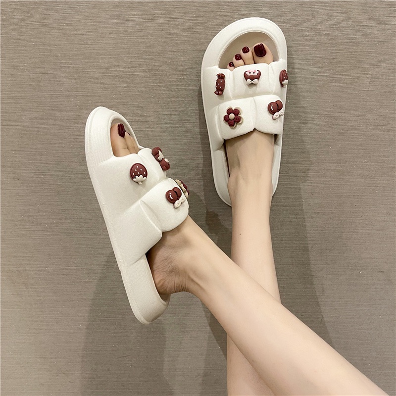 Dép bánh mỳ nữ , quai ngang có gắn hình sticker gấu hoạt hình đáng yêu