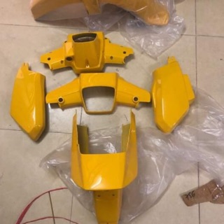 Vỏ xe dream màu vàng