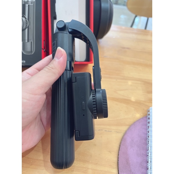 Gậy chống Rung Gimbal Stabilizer Q08,xoay 360 độ,tự sướng quay phim chụp ảnh bluetood chuyên nghiệp