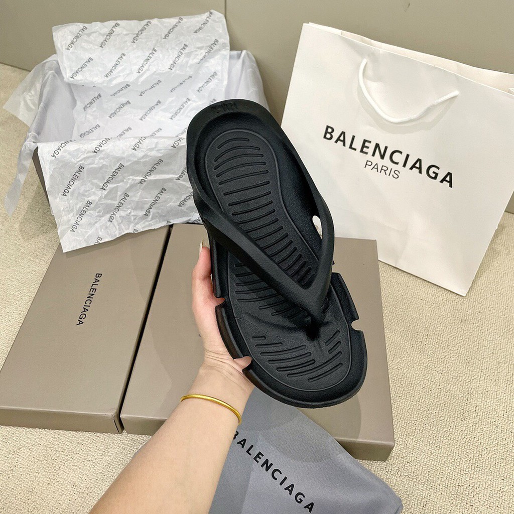 Dép xỏ ngón B@lenciaga mold rubber sandals ss21