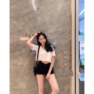 Áo croptop thụng cổ tim