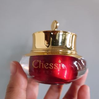 Kem chessi 12 tác dụng.