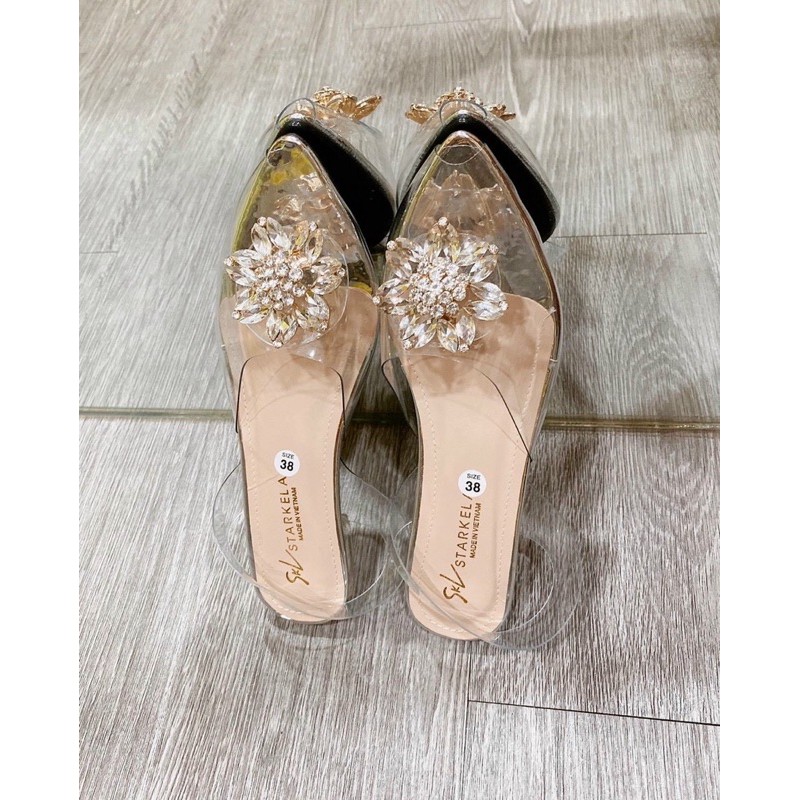 GIÀY BÚP BÊ TRONG PHỐI KHOÁ