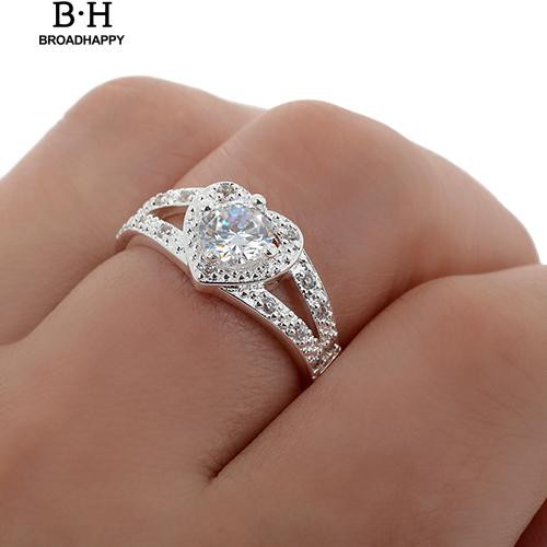 Nhẫn thép không gỉ đính đá hình trái tim thời trang cho nữ