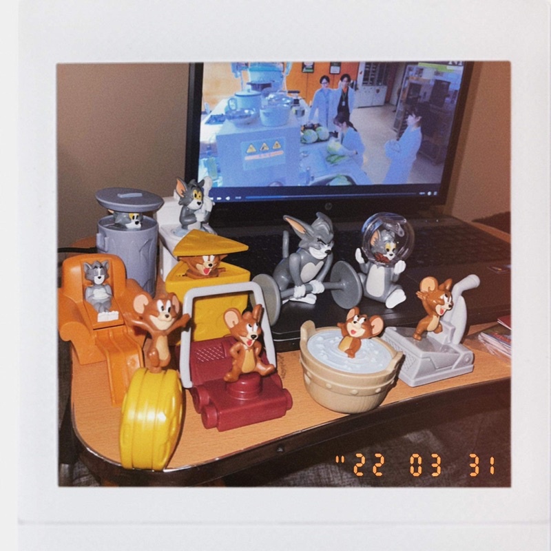 Tom and Jerry Mcdonald có sẵn KO SEAL