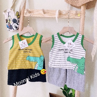Bộ ba lỗ kẻ in khủng long chất đũi mát cho bé trai