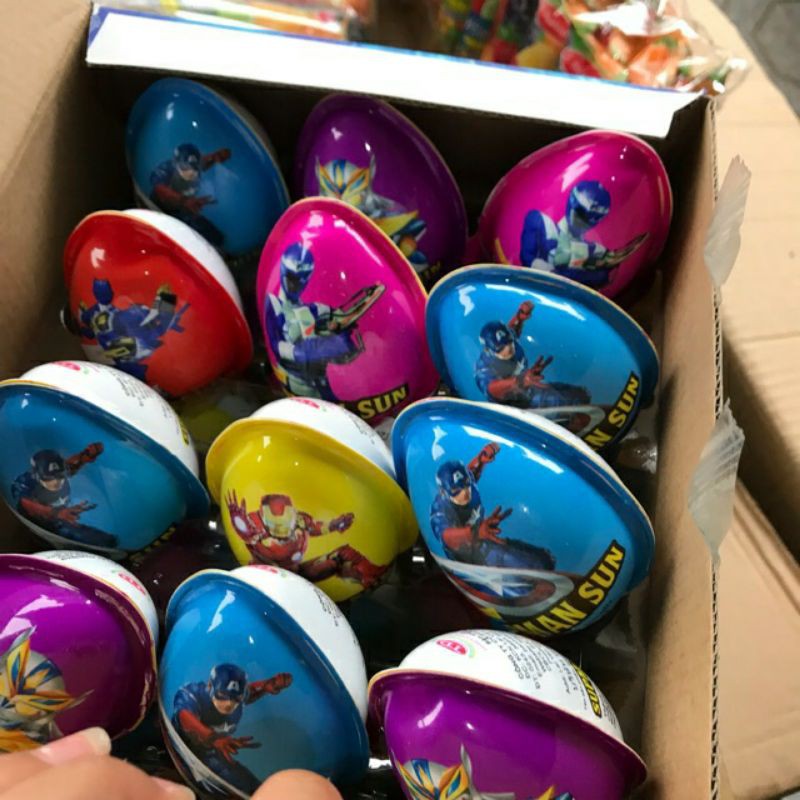 Hộp 24 quả trứng hình siêu nhân