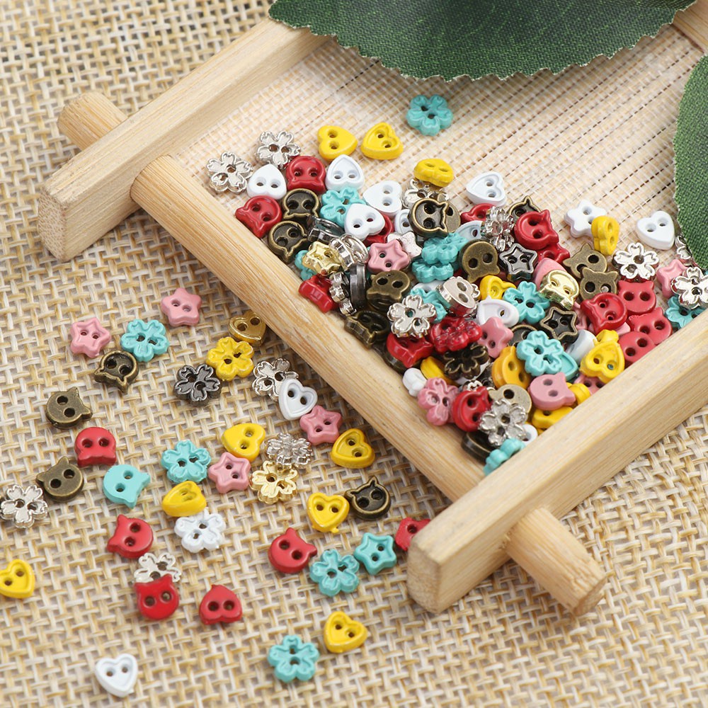 Set 20 / 40 Nút Kim Loại Nhiều Màu 4mm Họa Tiết Hoạt Hình Nhiều Màu Làm Đồ Thủ Công Tiện Dụng