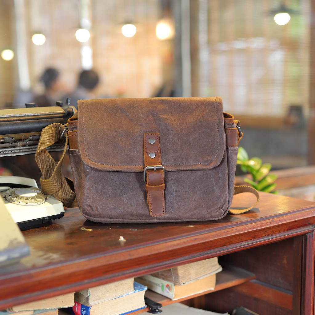 TÚI ĐEO CHÉO MINI SÁP XỊN SÒ 🎁CÓ CHỐNG SỐC ĐỰNG MÁY ẢNH LÀM QUÀ TẶNG CHO BẠN BÈ SIÊU NGẦU, VẢI SÁP WAX, CHỐNG NƯỚC | BigBuy360 - bigbuy360.vn