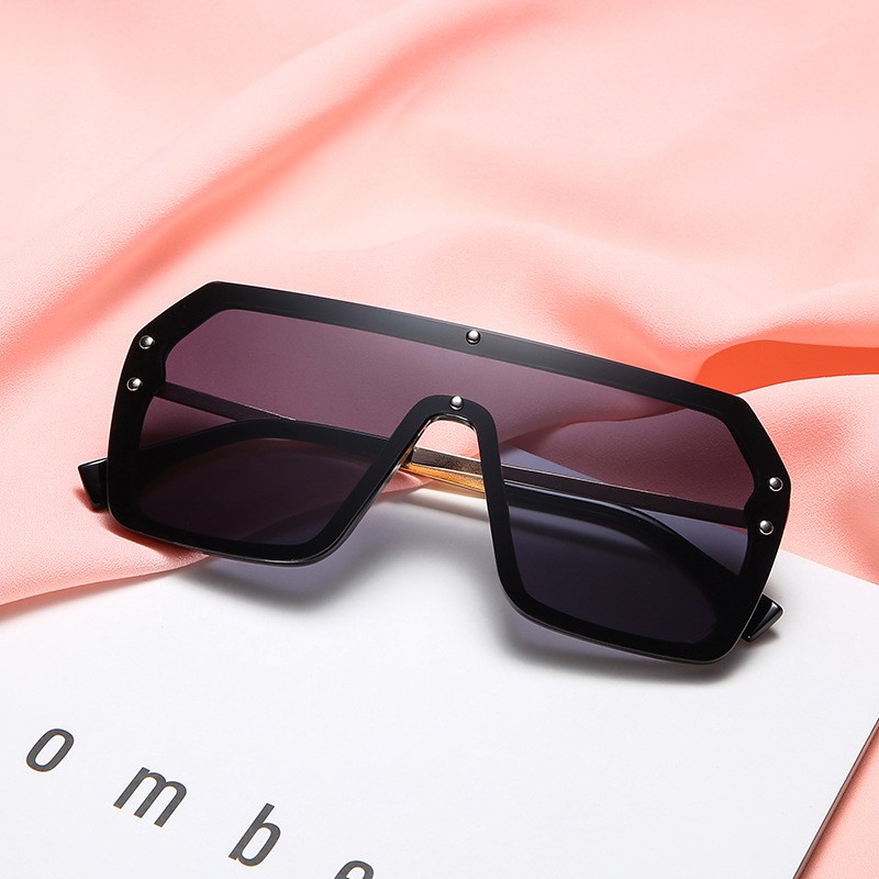 Kính mát thời trang cổ điển cho nam và nữ