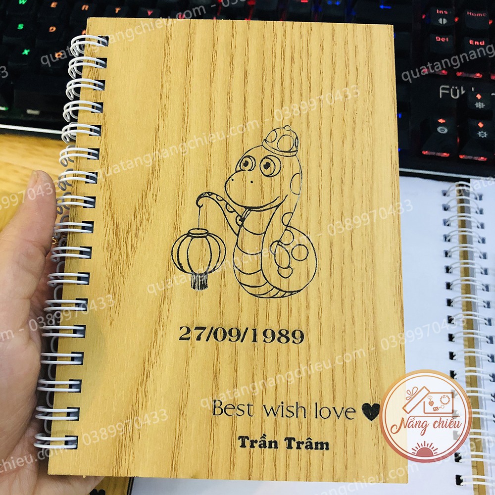 Món quà tặng con yêu - Sổ tay handmade bìa gỗ cứng thiết kế theo yêu cầu - Mẫu sổ hình rắn